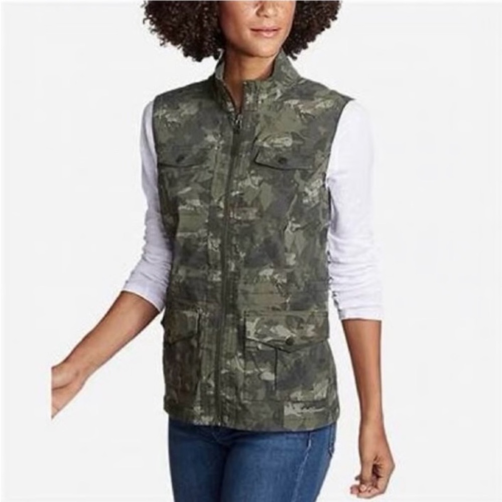 Eddie Bauer Travex Green Floral Camouflage Full Zip Vest Size XS thin puffer